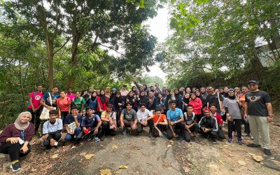 Hiking Bukit Dinding