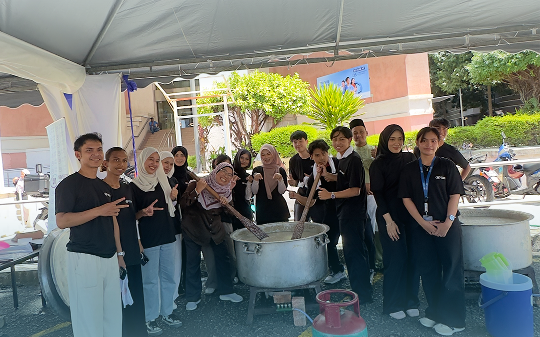 Bubur Lambuk Distribution Programme in Conjunction with Ramadan by IJN University College